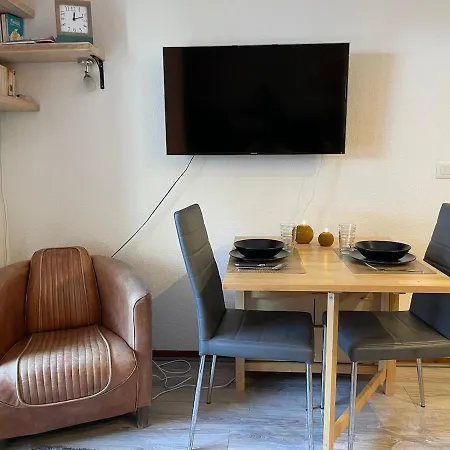 Downtown & Stunning Mountain View Apartamento Chamonix