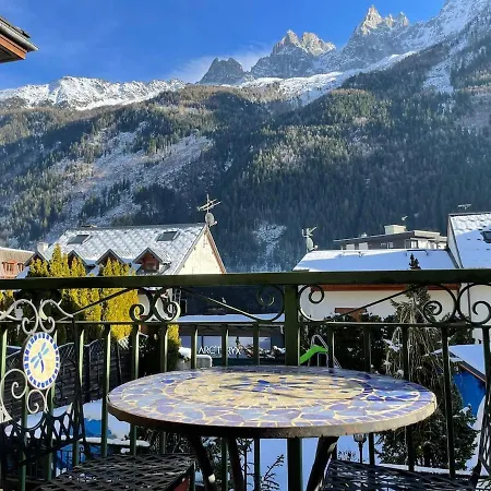 Downtown & Stunning Mountain View Chamonix